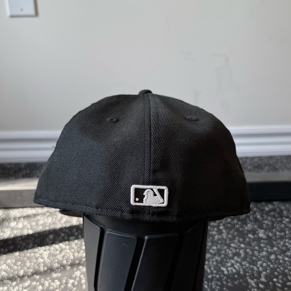 NY Yankees Fitted - Picture 3 of 4